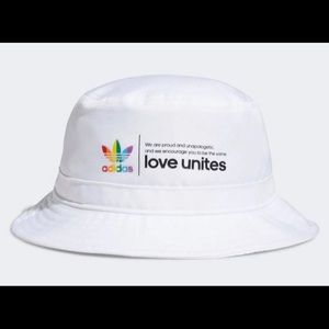 Adidas bucket hat